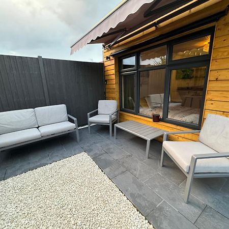 Wild & Free Hot Tub Retreat Apartment Dartford Ngoại thất bức ảnh