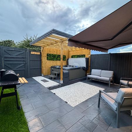 Wild & Free Hot Tub Retreat Apartment Dartford Ngoại thất bức ảnh