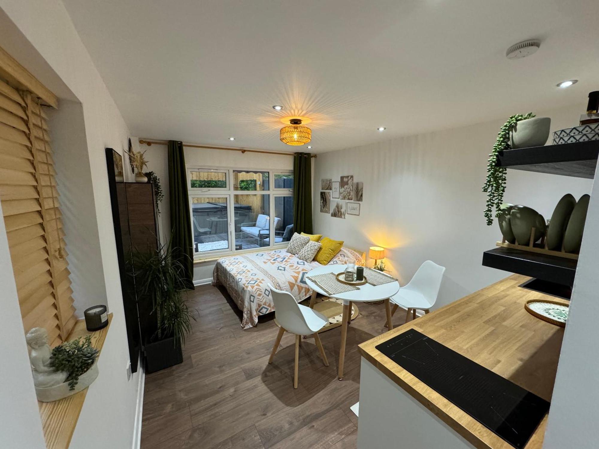 Wild & Free Hot Tub Retreat Apartment Dartford Ngoại thất bức ảnh