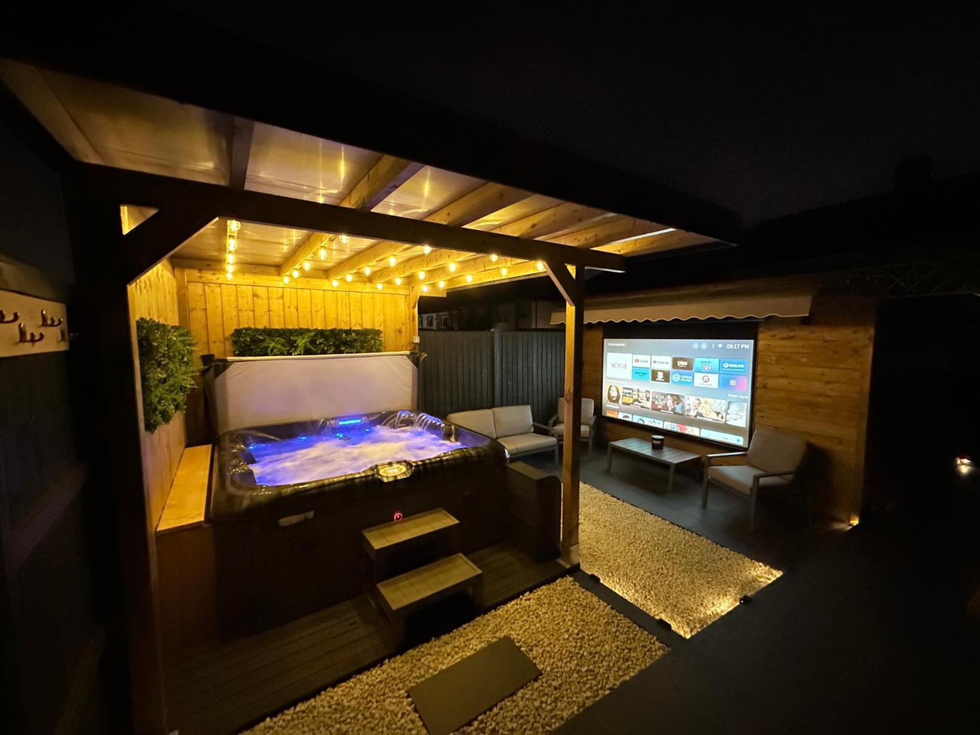 Wild & Free Hot Tub Retreat Apartment Dartford Ngoại thất bức ảnh
