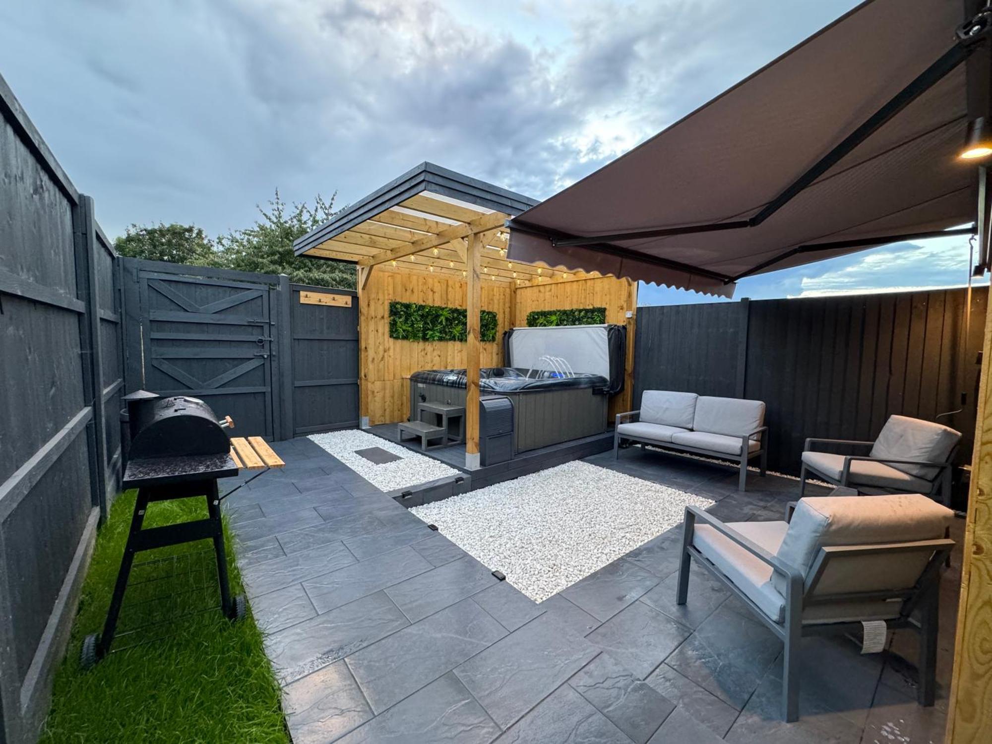 Wild & Free Hot Tub Retreat Apartment Dartford Ngoại thất bức ảnh